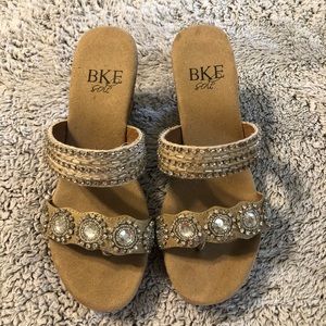 BKE Sole rhinestone wedges